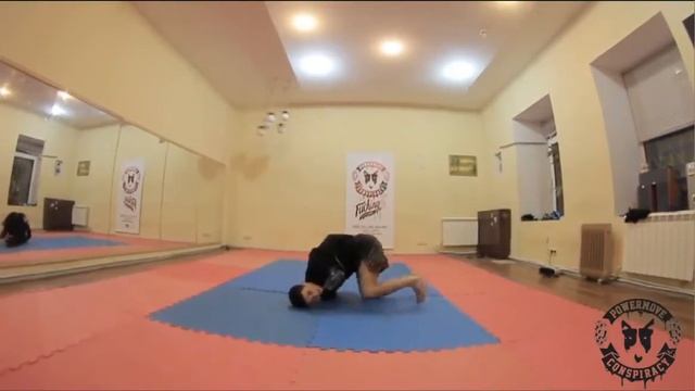 Как делать гелик с руками за спиной-брейк данс смотреть онлайн