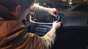 Снятие рамки магнитолы Kia Ceed SW 2021