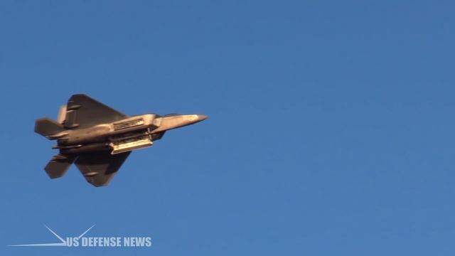 Two Dozen F-22 Raptor Demonstrate Combat Capabilities During Elephant Walk смотреть онлайн