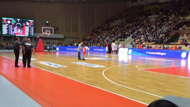 Маша читает стихи на игре "Красного Октября" смотреть онлайн