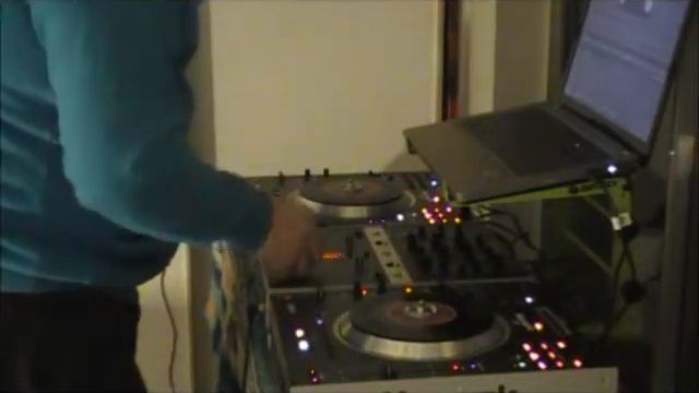 DJ S/\L3M - Electro House Mix Session (Numark V7's & X5) смотреть онлайн