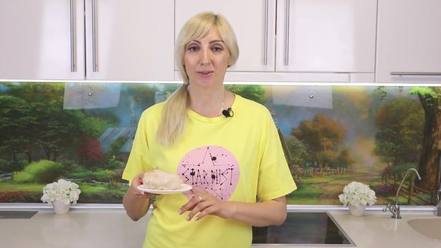 Слоеный салат с курицей и свежим огурцом. Быстрый рецепт / Salad with chicken and cucumber. Eng su смотреть онлайн