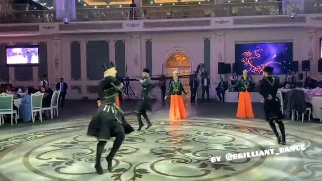 Танцы на азербайджанской свадьбе | Dancing At An Azerbaijani Wedding