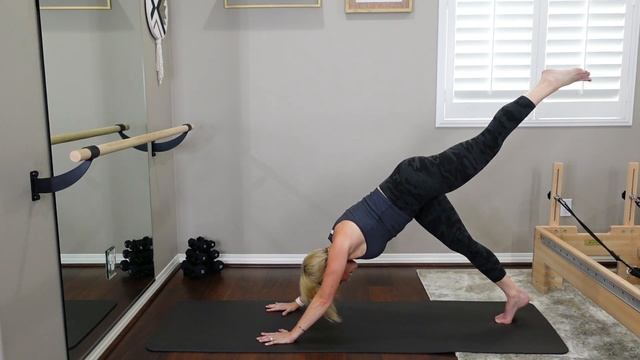 Mat Pilates 60 Minutes - Length, Strength, Mobility & Stability смотреть онлайн