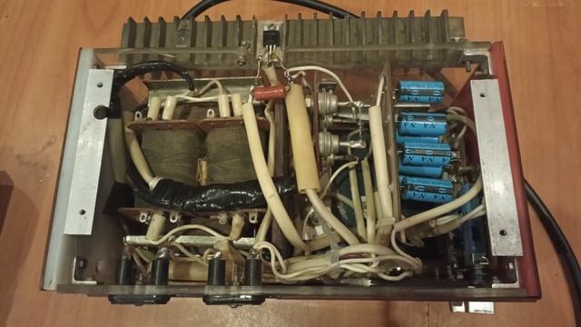 Самодельный блок питания. +5v, +12v, собран в 1990 году. смотреть онлайн