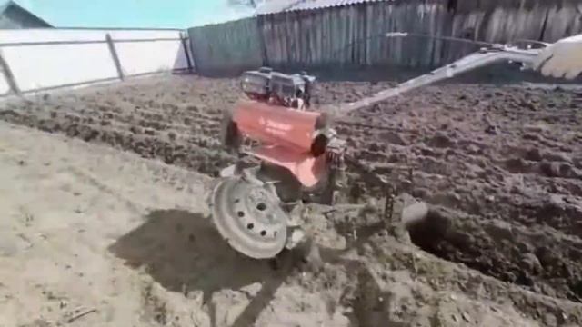 Пашем плугом смотреть онлайн