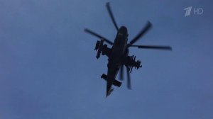 В Минобороны РФ показали работу ударных вертолетов Ка-52 и специального вертолета Ми-8