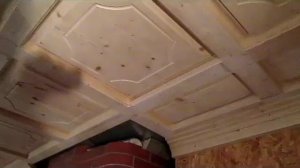 Филёнчатый потолок на даче.Отделка потолка деревом