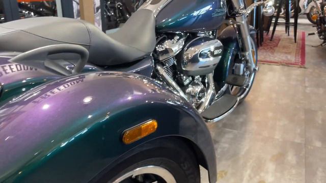Freewheeler 114 Harley-Davidson 2021 snake venom смотреть онлайн