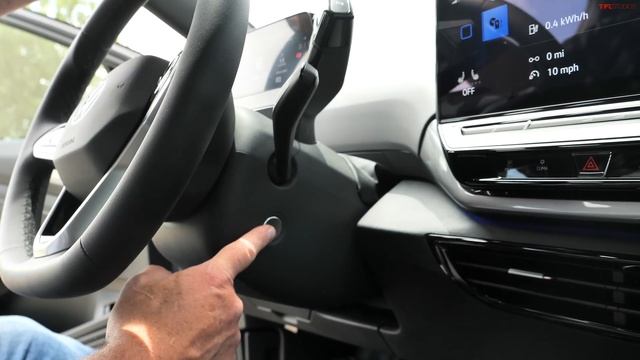 This Small Battery (62-kWh) VW ID.4 Is One of the Most Affordable EVs Around: But Is It Good Enough смотреть онлайн