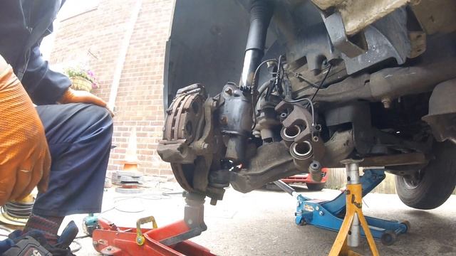 How to remove the lower arm VW Crafter, Sprinter / Как снять нижний рычаг VW Crafter, Sprinter смотреть онлайн