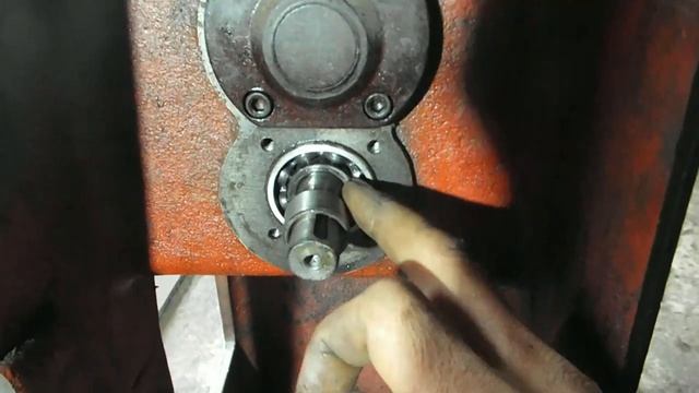 Фрезерный НГФ 110 ш4 / Установка подшипников,сальников и покраска фрезерного станка. смотреть онлайн