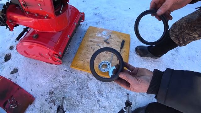 ЗАМЕНА ИЗНОШЕННОГО ФРИКЦИОННОГО КОЛЬЦА НА БЕНЗИНОВОМ СНЕГОУБОРЩИКЕ, ПОДСКАЖУ ЛАЙФАК ЕСЛИ НЕТ КОЛЬЦА смотреть онлайн