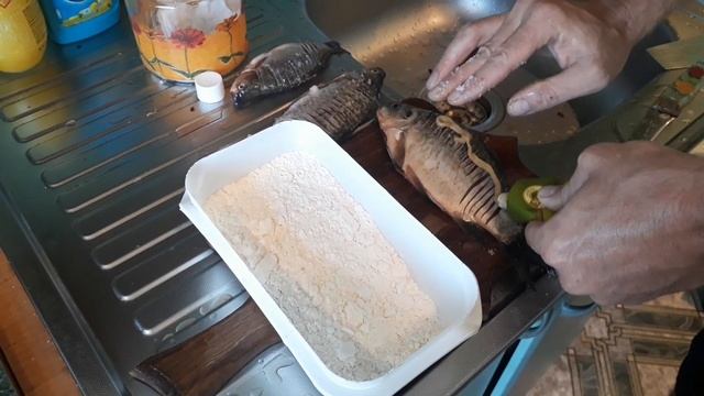Жареный Карась без костей,очень просто быстро и вкусно. смотреть онлайн