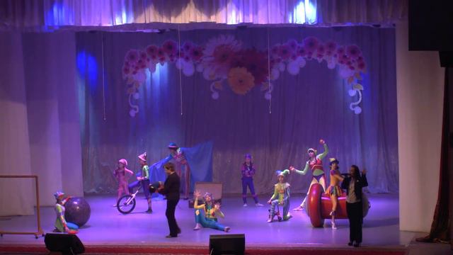 Арлекино Ольга Лысюк Студия эстрадной песни и цирковой коллектив "Югра-лэнд" смотреть онлайн