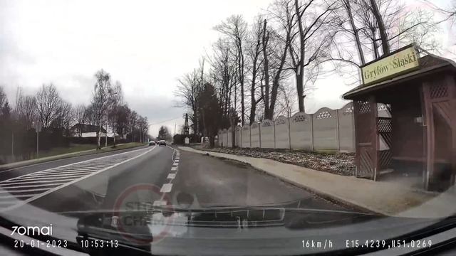 Pirat w Audi jedzie na czołówkę, spycha z drogi i ucieka przed policją #1214 Wasze Filmy смотреть онлайн