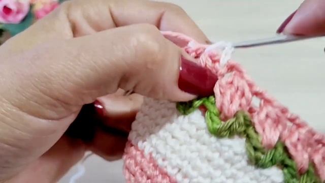 SAQUINHO EM CROCHE PARA PRESENTE DO DIA DAS MÃES/LEMBRANCINHA DE CROCHE PARA O DIA DAS MÃES смотреть онлайн