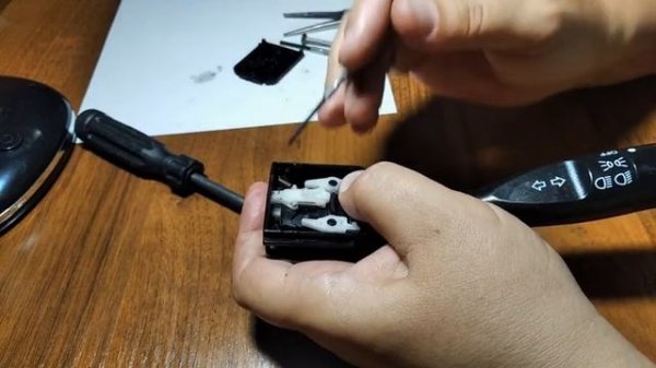 Ремонт подрулевого переключателя света фар Деу Нексия