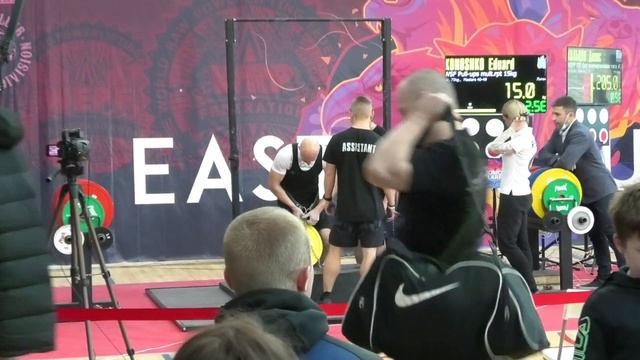 Многоповторные подтягивания с весом 15 кг. 24.10.21. смотреть онлайн