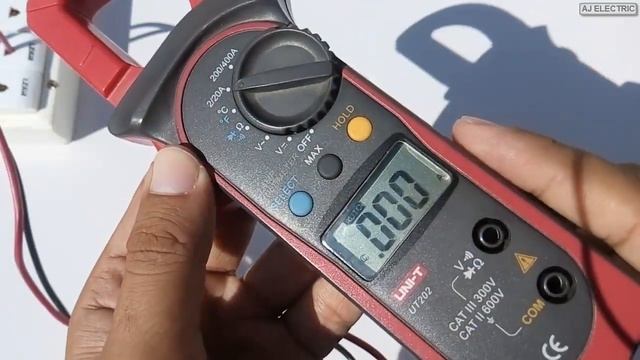 How To Measure Amps With Clamp Meter In Urdu/Hindi | Digital Clamp Meter