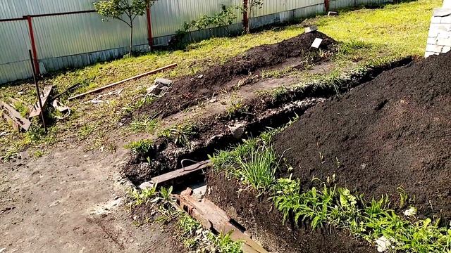 Рельсы Заливаем в ФУНДАМЕНТ Второй РЯД. Строим ДОМ. 6 июня 2020г. смотреть онлайн