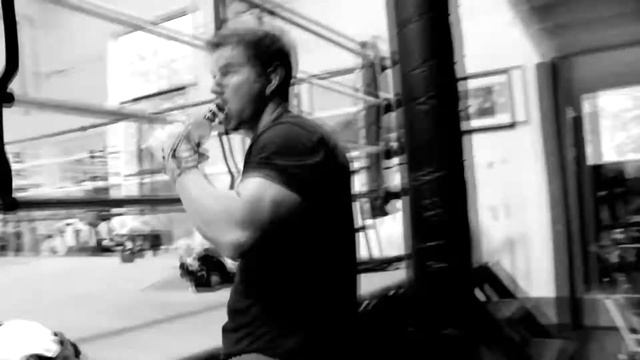 Марк Уолберг подготовка к фильму Кровью и потом смотреть онлайн