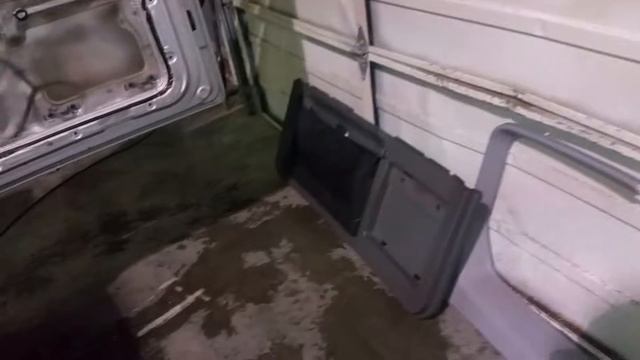 1999 Pajero 3.2l Diesel 3doors, Rear Door Taken Apart