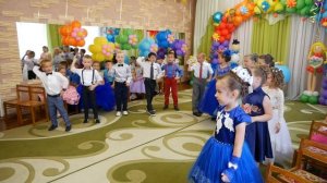 Песня "Выпускная катавасия" на выпускном 2018 . Муз . рук.  Хворостинина Т. В.