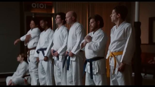 This Legend Only Needs One Finger To End A Fight (Movie Recap) смотреть онлайн
