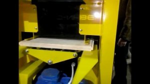 Станок фрезерный для изготовления верхней и нижней части рамки для улья