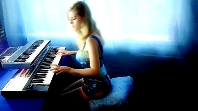 Lana Del Rey - Young and Beautiful (keyboard cover) смотреть онлайн