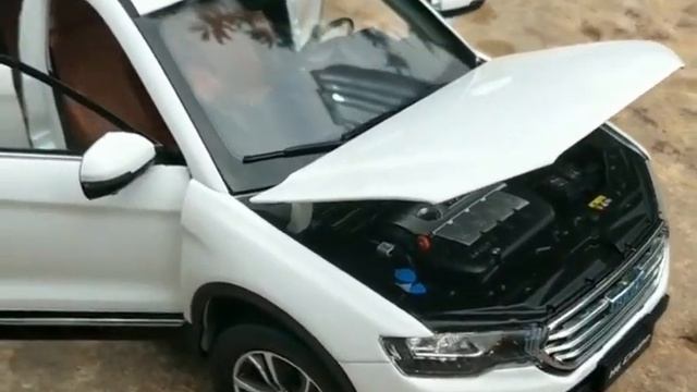 Модель машины Haval H6 Coupe в масштабе 1:18