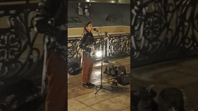 День ГОРОДА. Кто-то отдыхает, а кто-то работает. смотреть онлайн