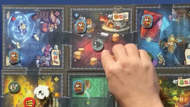 Board Game Playview - Keep the Heroes Out! // Little Big Thumbs смотреть онлайн