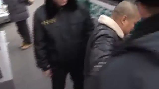 Сюжет "Мигранты" смотреть онлайн