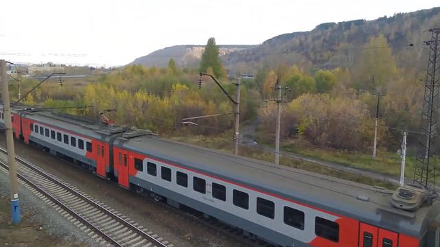 Таштагольский электропоезд прибывает на станцию Новокузнецк время 16.49 дата 2.10.22 смотреть онлайн