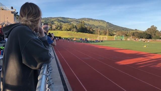 Kyle Gilbert takes 1st place 200m dash смотреть онлайн