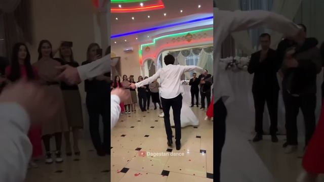 Зажигательный танец невесты. смотреть онлайн