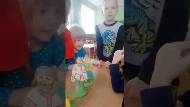 "Репка" Цель: участие детей в показе сказки для развития речи и правильного исполнения своей роли. смотреть онлайн