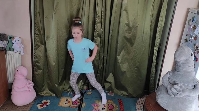 Как проходит урок хореографии Ксю смотреть онлайн