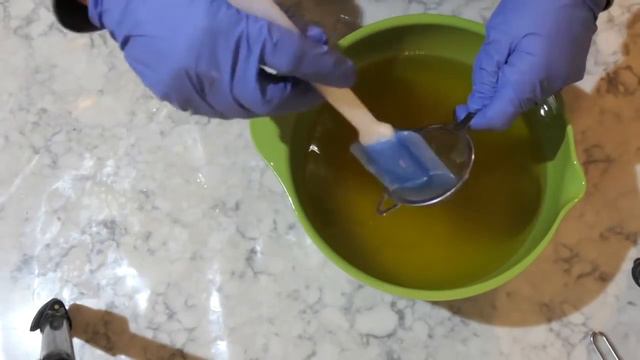 Making a Vegan Luxurious (No Palm) soap with Rose powder and ... so much more! смотреть онлайн