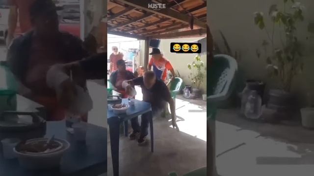 Смешные неудачи _ Фестиваль розыгрышей #shorts смотреть онлайн