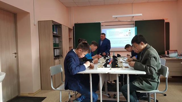 Видеоурок "Изготовление кожаного мешочка для оберега " Дугар гаржама"", руководитель Раднаев ЮД смотреть онлайн