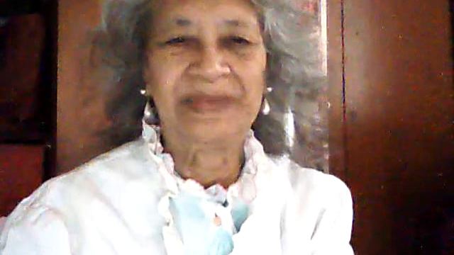Mme Darre Raymonde le dimanche elle fait sa grace matinée.... смотреть онлайн