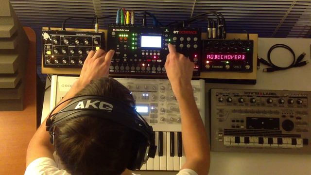 It Begins - Live Track (Octatrack/Minitaur/SPACE/Virus TI/Roland V-Drums) смотреть онлайн
