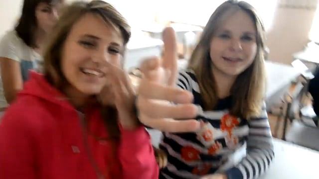 Кончала прямо на уроке