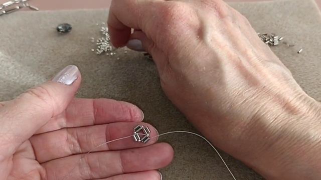 A set of jewelry. Украшения из бисера и стекляруса смотреть онлайн