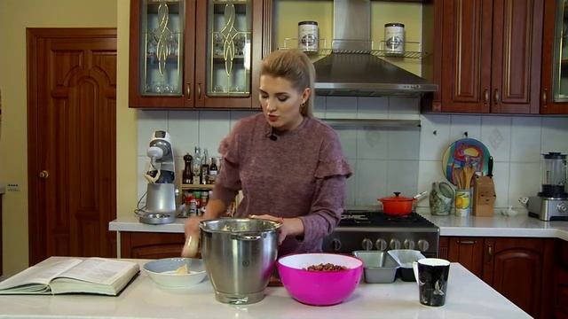 40 Готовим с Татяной Фостер Рождественский кекс смотреть онлайн