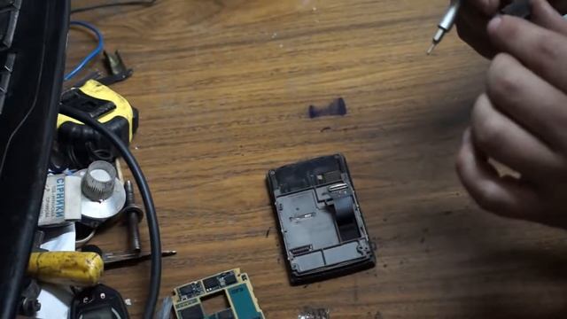 разбор телефона Nokia N-95-2 до винтика смотреть онлайн