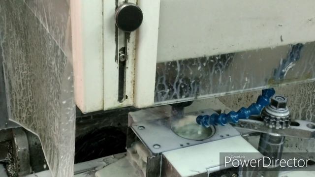 Haas. Фрезерный станок с ЧПУ. Обработка. смотреть онлайн